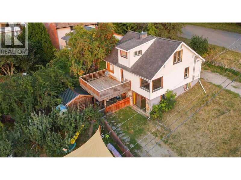 601 Richards Street, Nelson, British Columbia, V1L5K4, Nelson, British Columbia — photo 1 of 5