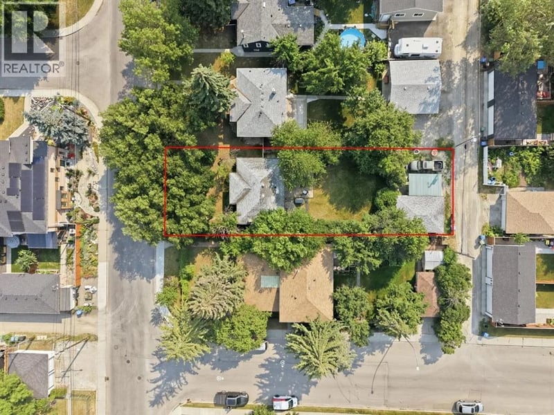 235 32 Avenue Northwest, Calgary, Alberta, T2M2P8, Calgary, Alberta — photo 1 of 5
