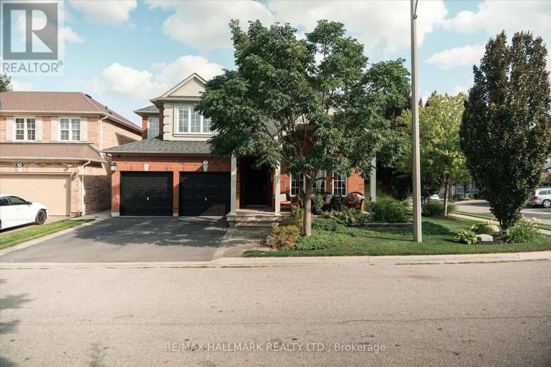 32 Redcastle Street, Brampton (Fletcher's Meadow), Ontario, L7A1Y5, Brampton (Fletcher's Meadow), Ontario — photo 1 of 5
