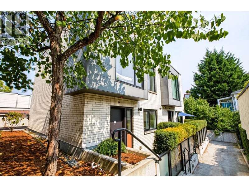 #2 589 KING EDWARD Avenue, Vancouver, British Columbia, V5Z2C4, Vancouver, British Columbia — photo 1 of 5