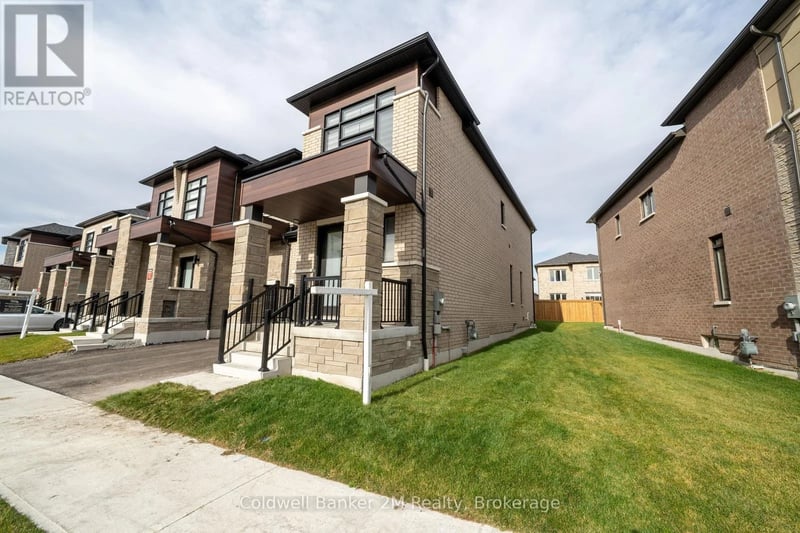 136 Ogston Crescent, Whitby, Ontario, L1P0H3, Whitby, Ontario — photo 1 of 5