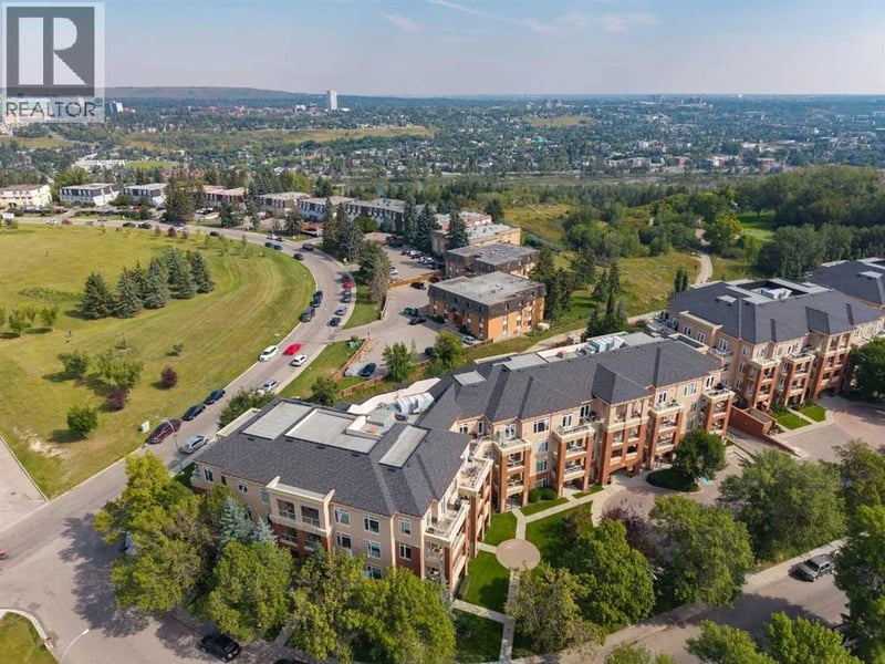 2 Hemlock Crescent Southwest, Calgary, Alberta, T3C2Z1, Calgary, Alberta — photo 1 of 5