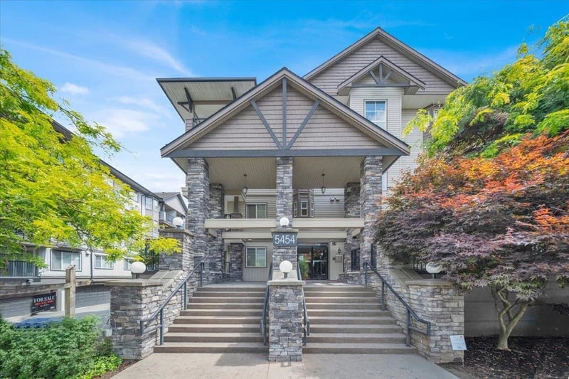 #210 5454 198 Street, Langley, British Columbia, V3A1G2, Langley, British Columbia — photo 1 of 5