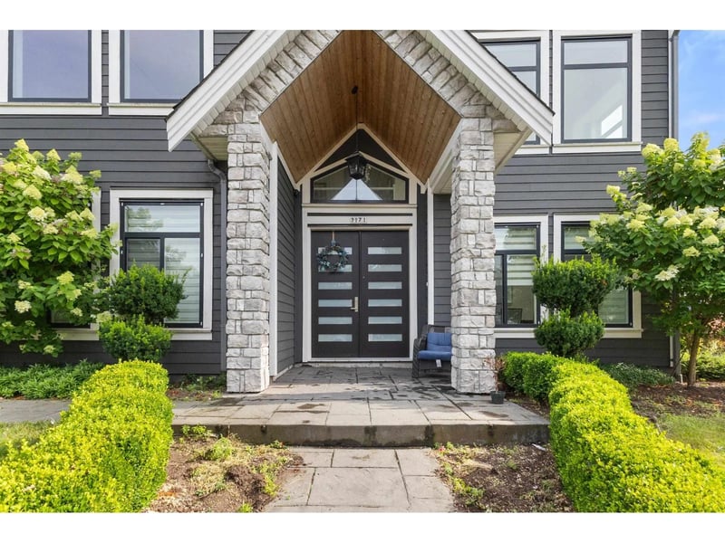 3171 ENGINEER Crescent, Abbotsford, British Columbia, V4X0A7, Abbotsford, British Columbia — photo 1 of 5