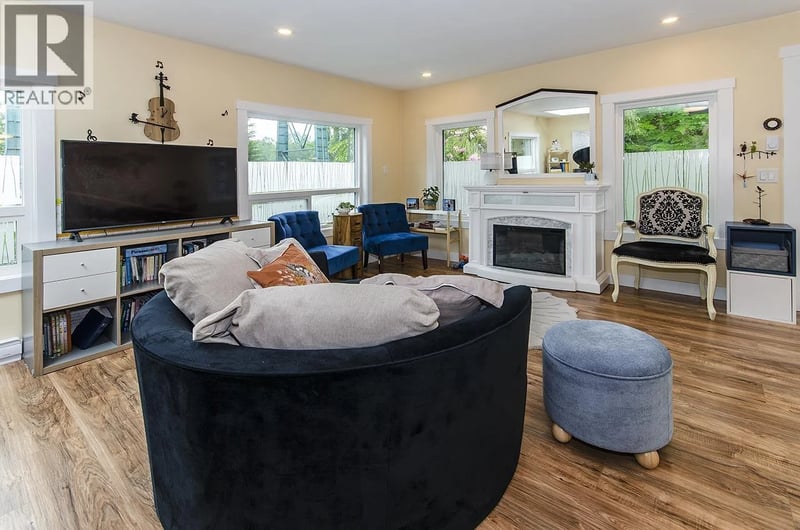 401 RAINDANCE Crescent, West Vancouver, British Columbia, V7P1C1, West Vancouver, British Columbia — photo 1 of 5
