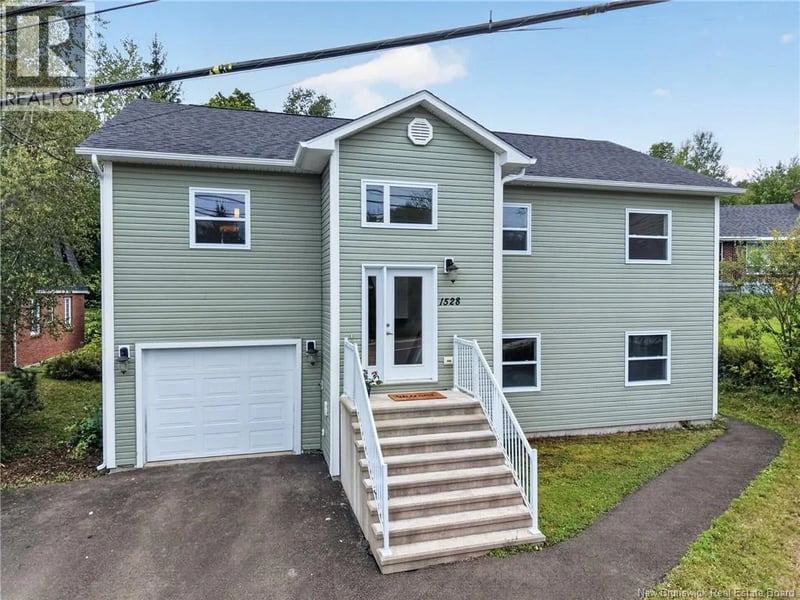 1528 Lincoln Road, Fredericton, New Brunswick, E3B8J6, Fredericton, New Brunswick — photo 1 of 5