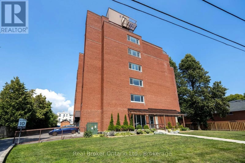 #504 144 Queen Street, Clarington (Bowmanville), Ontario, L1C1M9, Clarington (Bowmanville), Ontario — photo 1 of 5
