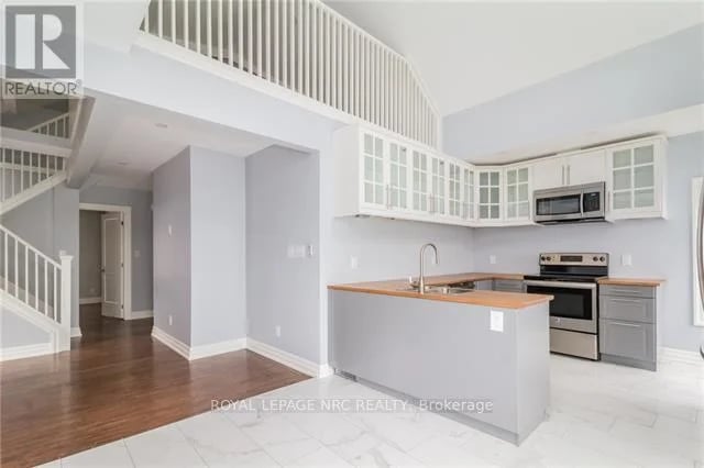#Upper 6 Clark Street, St. Catharines (Downtown), Ontario, L2R5G2, St. Catharines (Downtown), Ontario — photo 1 of 5