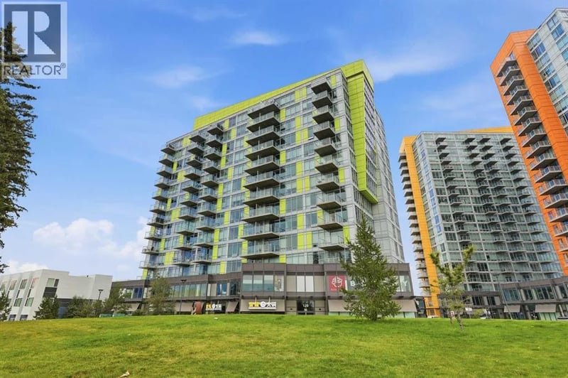 30 Brentwood Common Northwest, Calgary, Alberta, T2L2L8, Calgary, Alberta — photo 1 of 5