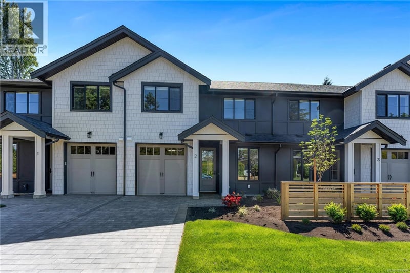 #3 3333 Henderson Road, Oak Bay, British Columbia, V8P5A5, Oak Bay, British Columbia — photo 1 of 5