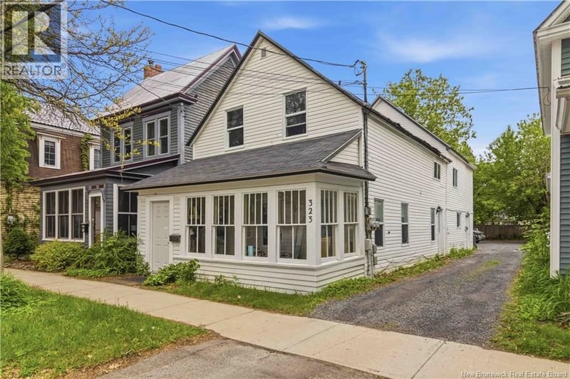 323 Saunders Street, Fredericton, New Brunswick, E3B1T7, Fredericton, New Brunswick — photo 1 of 5