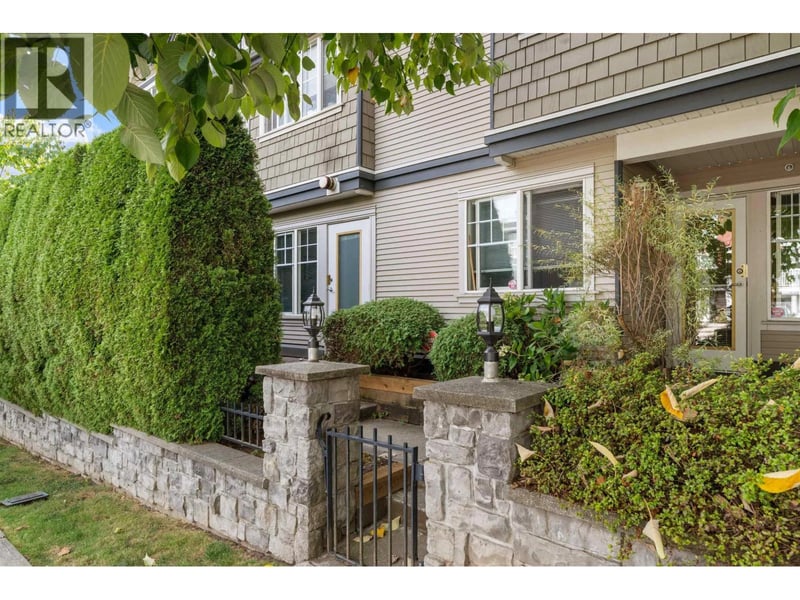 #12 230 TENTH Street, New Westminster, British Columbia, V3M3X9, New Westminster, British Columbia — photo 1 of 5