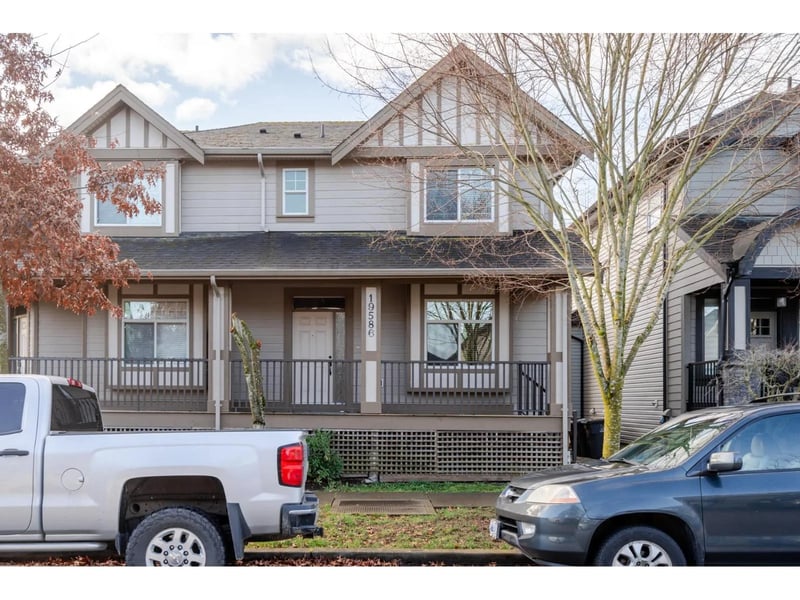 19586 72A Avenue, Surrey, British Columbia, V4N3E8, Surrey, British Columbia — photo 1 of 5