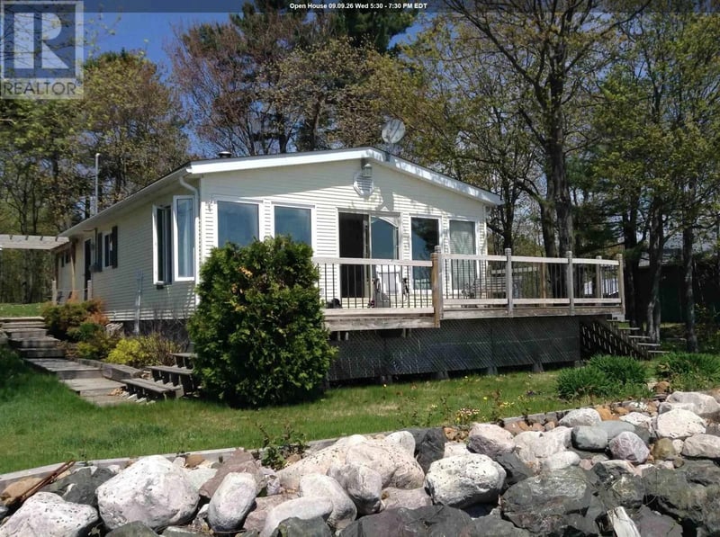 647B Lakeshore DR, Tarbutt, Ontario, P0R1E0, Tarbutt, Ontario — photo 1 of 5