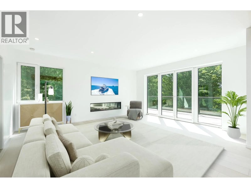 971 MARINE Drive, Gibsons, British Columbia, V0N1V1, Gibsons, British Columbia — photo 1 of 5