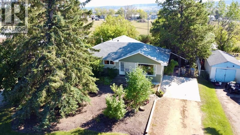 1045 93 Avenue, Dawson Creek, British Columbia, V1G1E3, Dawson Creek, British Columbia — photo 1 of 5
