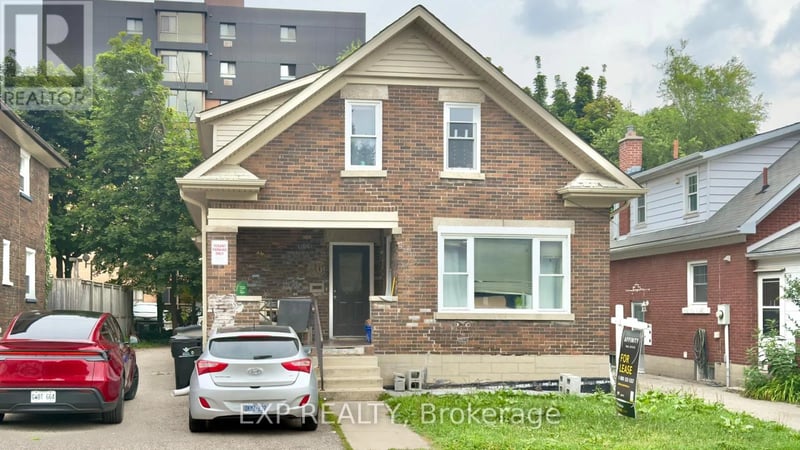 16 Marshall Street, Waterloo, Ontario, N2J2T2, Waterloo, Ontario — photo 1 of 5