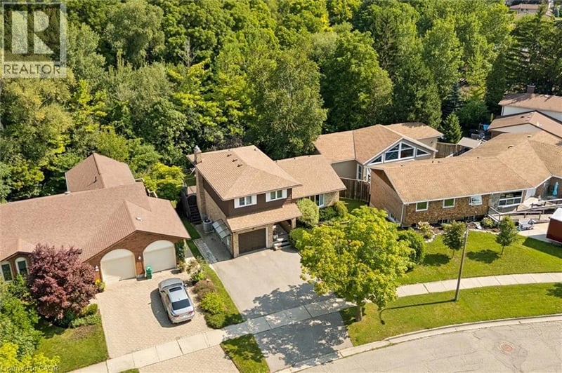 8 PERIN Place, Kitchener, Ontario, N2P1L5, Kitchener, Ontario — photo 1 of 5