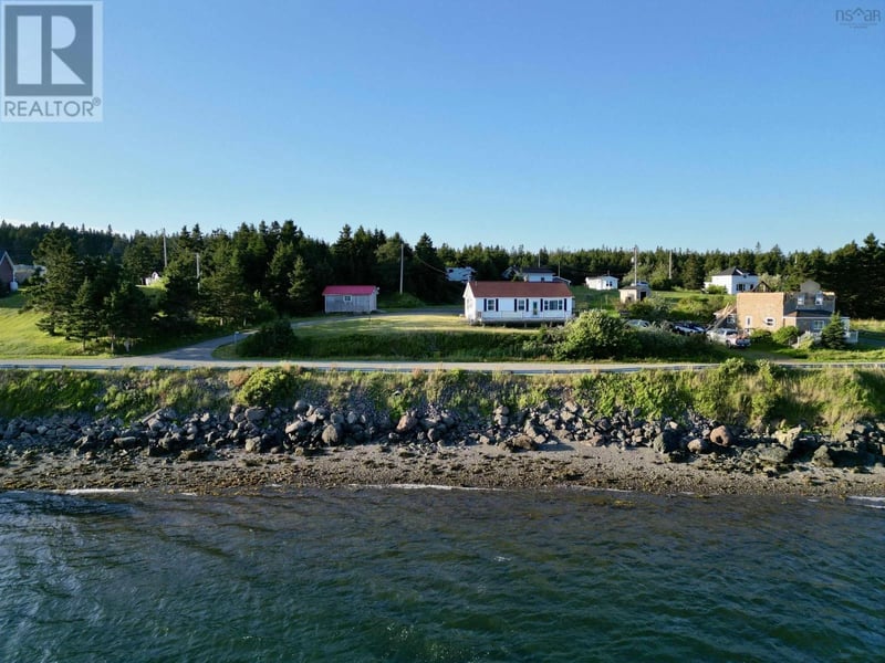 205 Veterans Memorial Dr., Arichat, Nova Scotia, B0E1A0, Arichat, Nova Scotia — photo 1 of 5