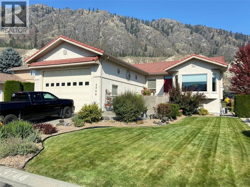3744 Navatanee Drive, Kamloops, British Columbia, V2H1S1, Kamloops, British Columbia — photo 1 of 5