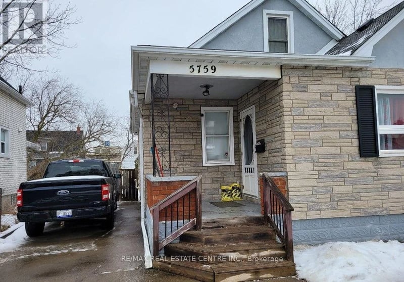 #Upper 5759 Emery Street, Niagara Falls (Hospital), Ontario, L2G1L8, Niagara Falls (Hospital), Ontario — photo 1 of 5