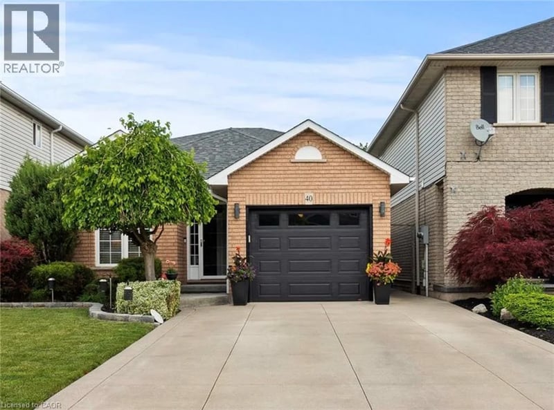 40 BRIDGETTE Drive, Hamilton, Ontario, L9A5J8, Hamilton, Ontario — photo 1 of 5