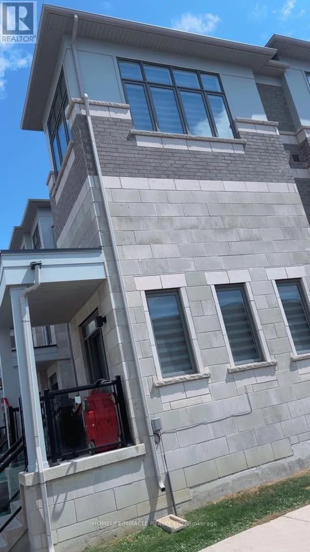 771 Chinook Path, Oshawa (Donevan), Ontario, L1H0A7, Oshawa (Donevan), Ontario — photo 1 of 5