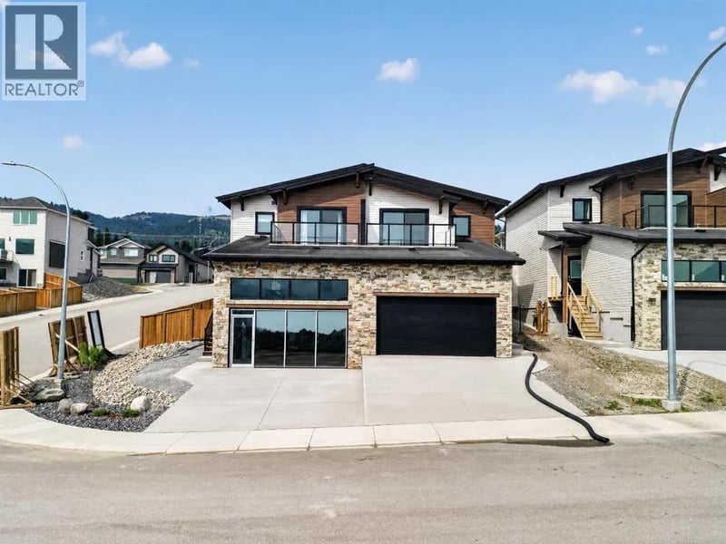 8637 24 Avenue, Coleman, Alberta, T0K0M0, Coleman, Alberta — photo 1 of 5