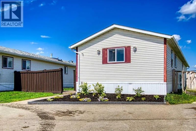 9507 108B Avenue, Clairmont, Alberta, T8X5B5, Clairmont, Alberta — photo 1 of 5