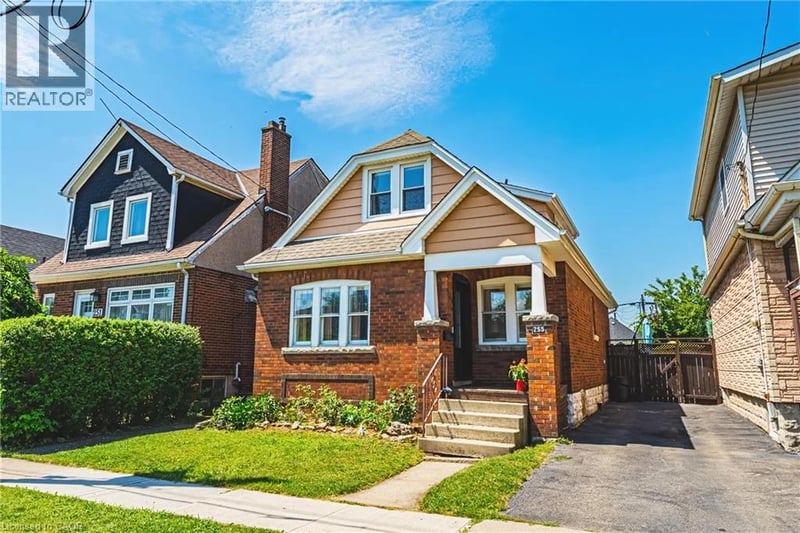 255 WEIR Street North, Hamilton, Ontario, L8H5G2, Hamilton, Ontario — photo 1 of 5