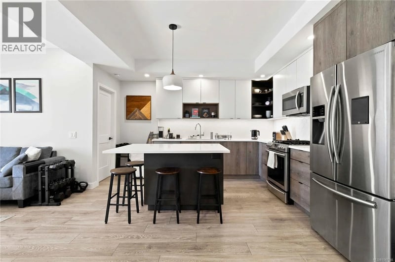 #204 950 Whirlaway Crescent, Langford, British Columbia, V9B6W6, Langford, British Columbia — photo 1 of 5