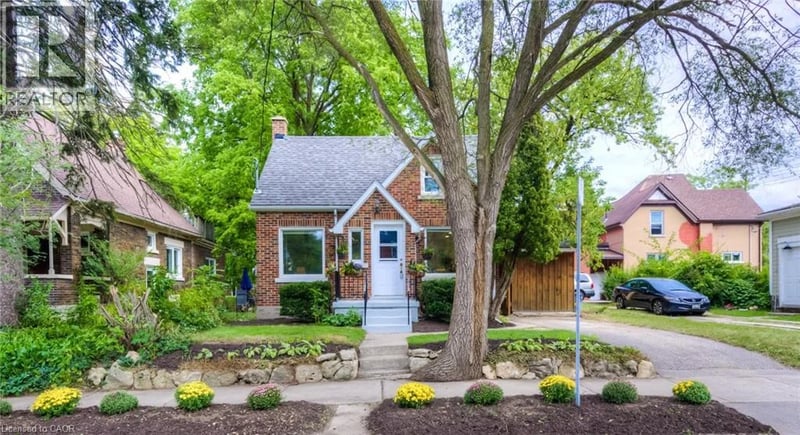 4 DUNBAR Road North, Waterloo, Ontario, N2L2C7, Waterloo, Ontario — photo 1 of 5