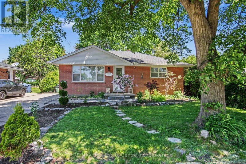 57 Vancouver Drive, Guelph (St. George's), Ontario, N1E2G1, Guelph (St. George's), Ontario — photo 1 of 5