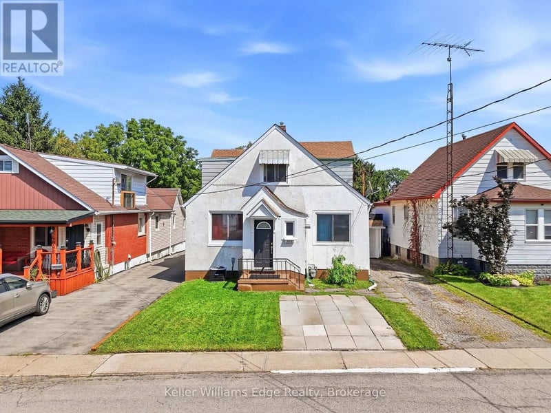 4104 Broughton Avenue, Niagara Falls (Downtown), Ontario, L2E3K6, Niagara Falls (Downtown), Ontario — photo 1 of 5