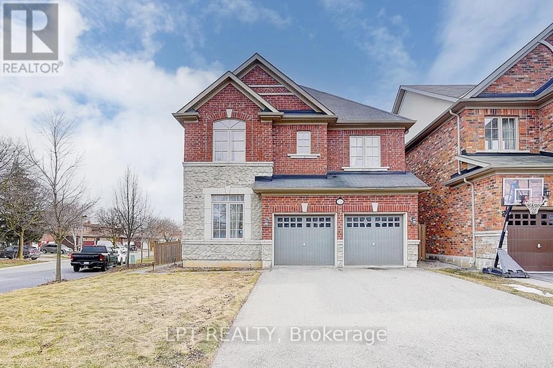 116 Dunlop Street, Richmond Hill (Crosby), Ontario, L4C0X1, Richmond Hill (Crosby), Ontario — photo 1 of 5