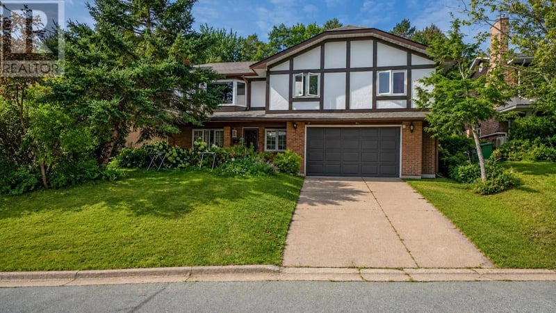 47 Forest Road, Dartmouth, Nova Scotia, B2Y4G5, Dartmouth, Nova Scotia — photo 1 of 5