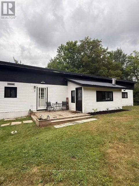 7 Nelson Clelland Road North, Magnetawan, Ontario, P0A1G0, Magnetawan, Ontario — photo 1 of 5