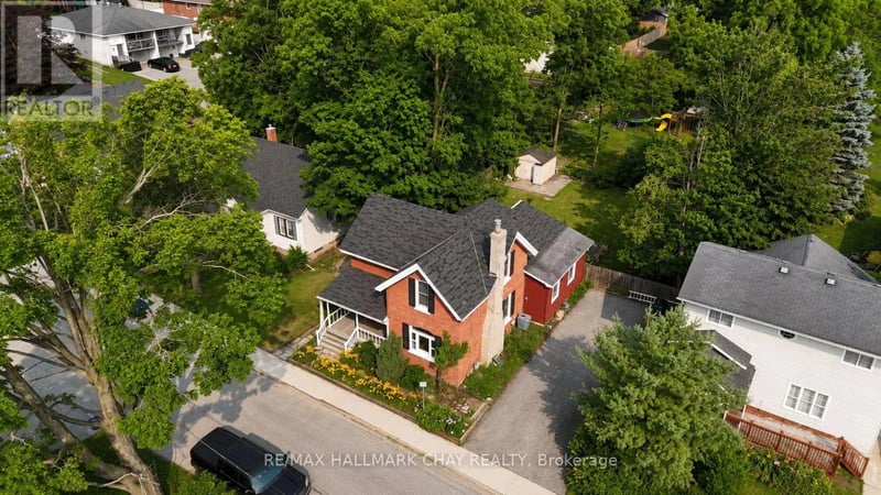 34 North Street North, Barrie (Wellington), Ontario, L4M2R9, Barrie (Wellington), Ontario — photo 1 of 5