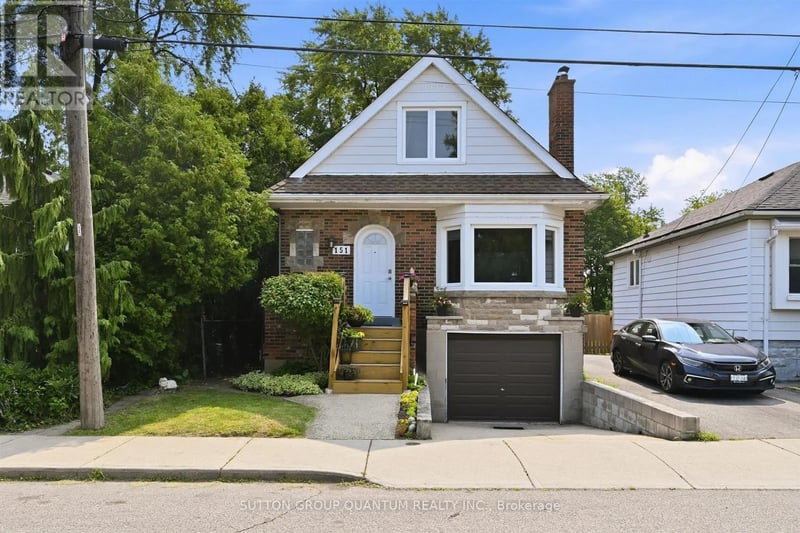 151 East 16th Street, Hamilton (Inch Park), Ontario, L9A4J4, Hamilton (Inch Park), Ontario — photo 1 of 5