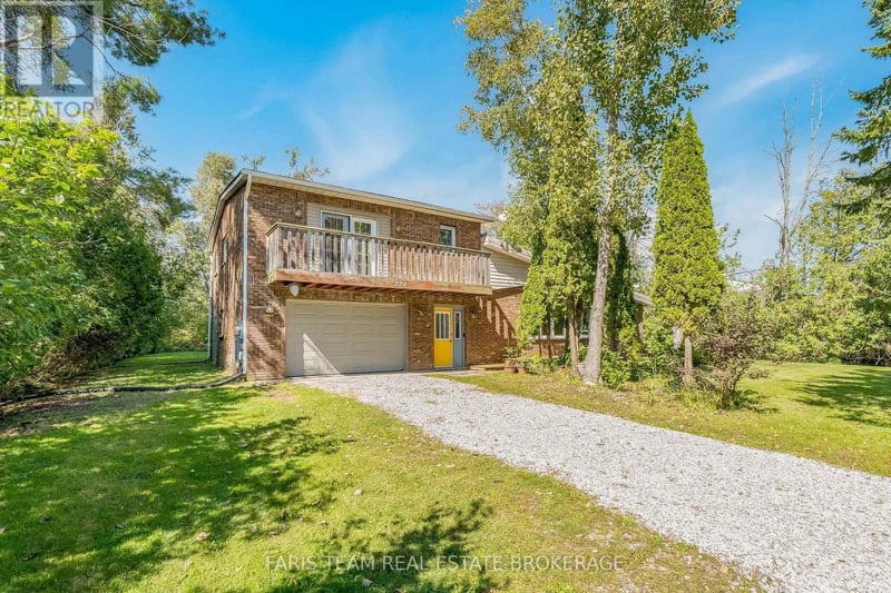 224 Lakeshore Road West, Oro-Medonte, Ontario, L0L2E0, Oro-Medonte, Ontario — photo 1 of 5