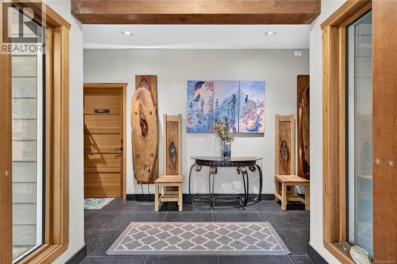360 Wright Road, Salt Spring, British Columbia, V8K2H8, Salt Spring, British Columbia — photo 1 of 5