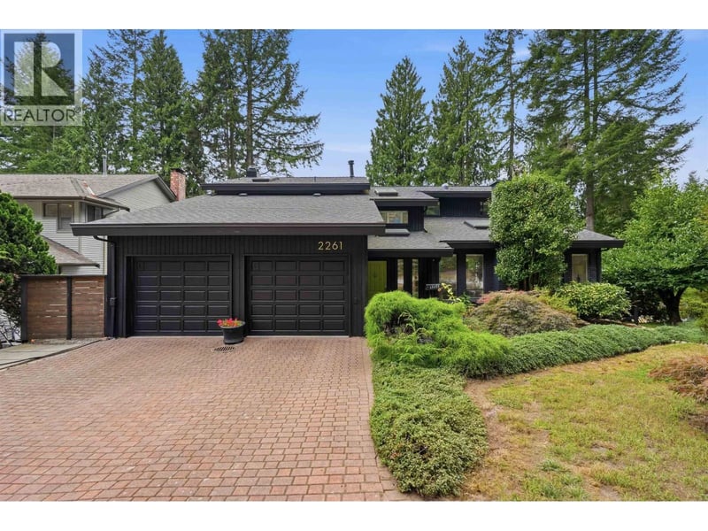 2261 HILL Drive, North Vancouver, British Columbia, V7H2N1, North Vancouver, British Columbia — photo 1 of 5