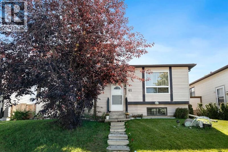 41 Cedardale Road Southwest, Calgary, Alberta, T2W5A7, Calgary, Alberta — photo 1 of 5
