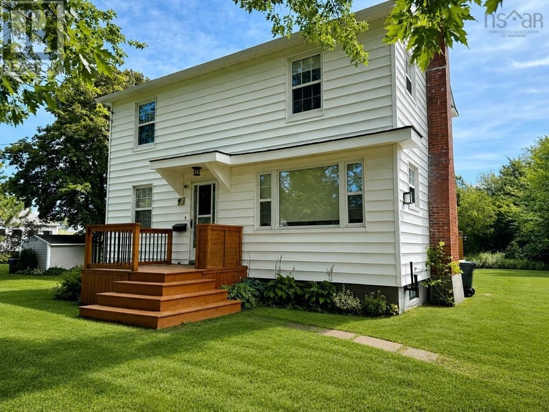 5 Elmwood Drive, Amherst, Nova Scotia, B4H2G5, Amherst, Nova Scotia — photo 1 of 5