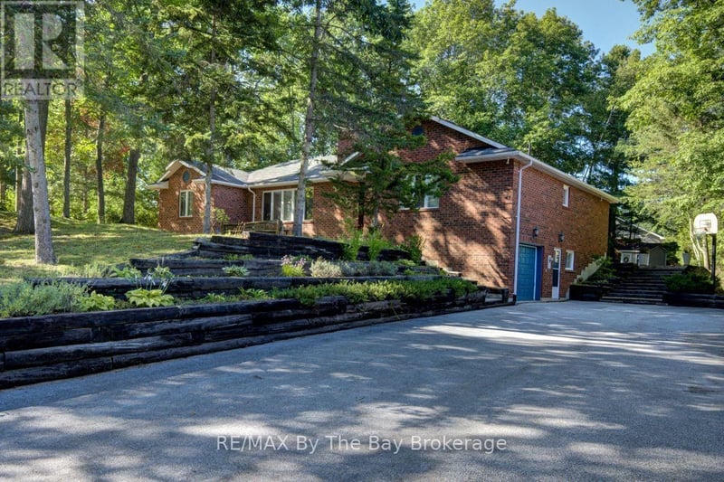 47 Birchwood Trail, Wasaga Beach, Ontario, L9Z1B1, Wasaga Beach, Ontario — photo 1 of 5