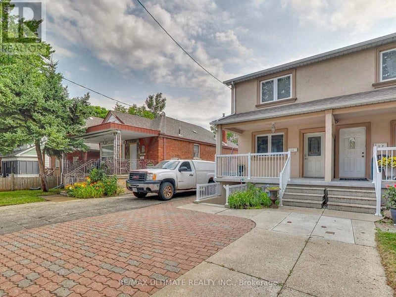 #Upper 19 Glenora Avenue, Toronto (Oakwood Village), Ontario, M6C3Y2, Toronto (Oakwood Village), Ontario — photo 1 of 5