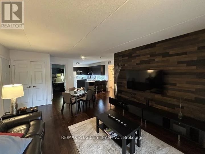 #220 2030 Cleaver Avenue, Burlington (Headon), Ontario, L7M4C3, Burlington (Headon), Ontario — photo 1 of 5