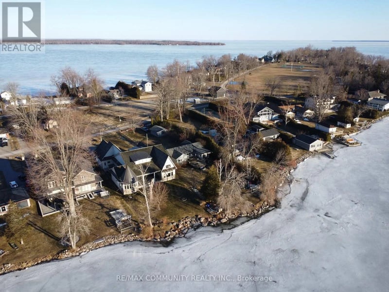 579 Duclos Point Road, Georgina (Virginia), Ontario, L0E1N0, Georgina (Virginia), Ontario — photo 1 of 5