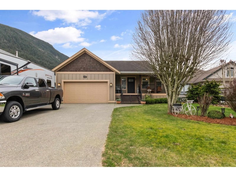 246 BALSAM Avenue, Harrison Hot Springs, British Columbia, V0M1K0, Harrison Hot Springs, British Columbia — photo 1 of 5