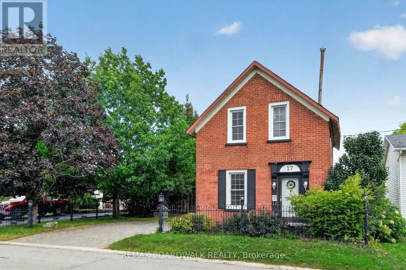 17 Francis Street, Carleton Place, Ontario, K7C2J5, Carleton Place, Ontario — photo 1 of 5